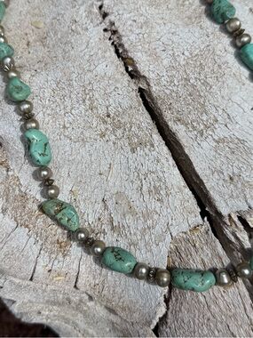 Source Unknown Mint Turquoise & Silver Bead Necklace